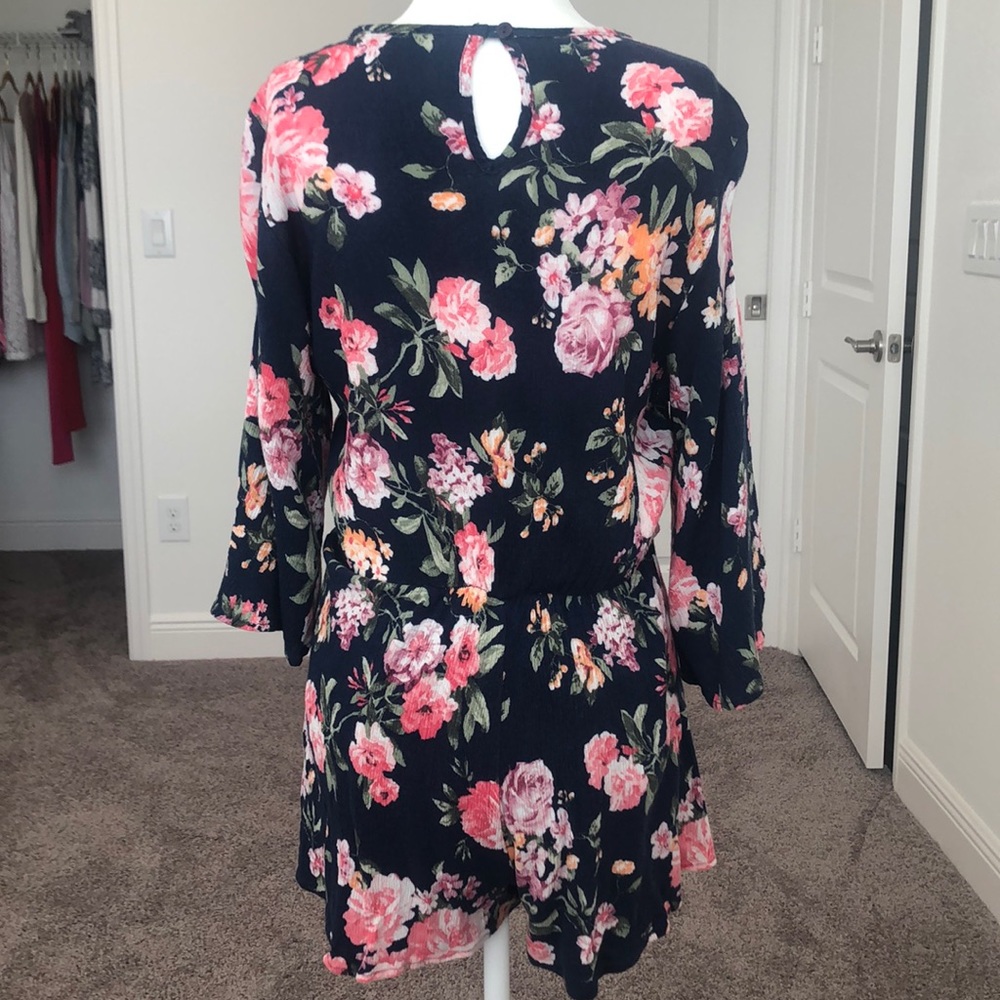 Navy Floral Romper - Picture 4 of 5